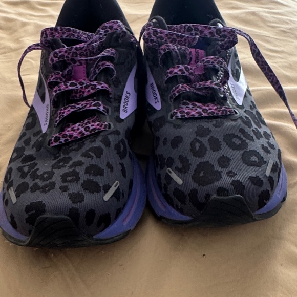Brooks Women's Black & Purple Leopard-Print Running Sneakers - Picture 3 of 5